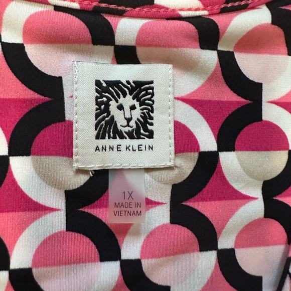 Anne Klein 1x; 3/4 sleeve, pullover surplice top with tie on side. Nice stretch. - Picture 8 of 8